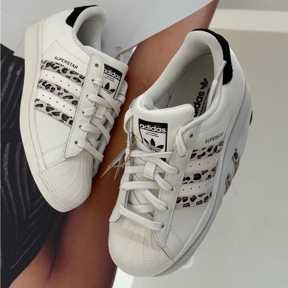 (new+tag) Adidas Women Superstar Classic — US size 7 white and leopard stripes - Picture 2 of 8